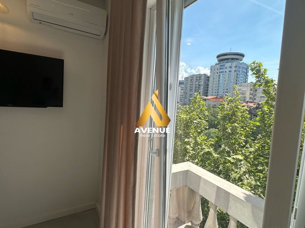 SHITEN 2 GARSONIERE NË ZEMËR TË TIRANËS   