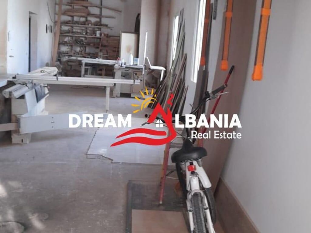 Magazine me qera pranë Syri tv tek Ish Dogana, Tirane (ID 4281263)