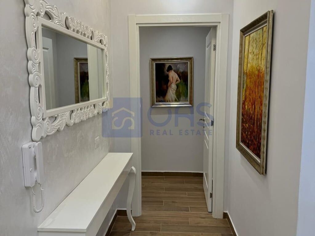 A 2+1 apartment is for rent on Kavaja Street for 600 euros.