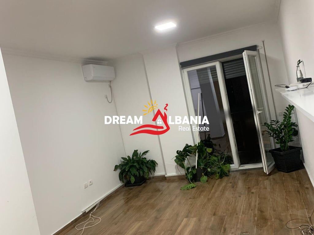 Ufficio in affitto a Myslym Shyr, vicino al mercato CAM a Tirana (ID 42611299)