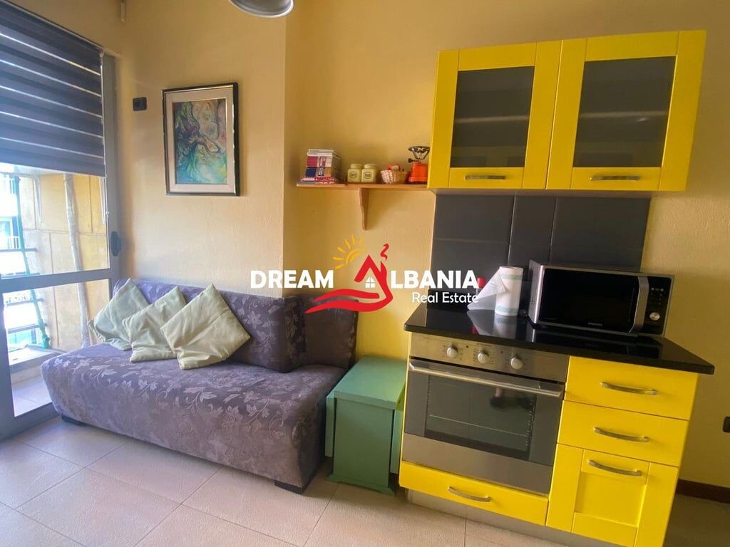 Apartament 2+1+2 WC + Kuzhine me Vete me Qera tek Pazari i Ri, Rruga Hoxha Tahsim ne Tirane (ID 42215252)