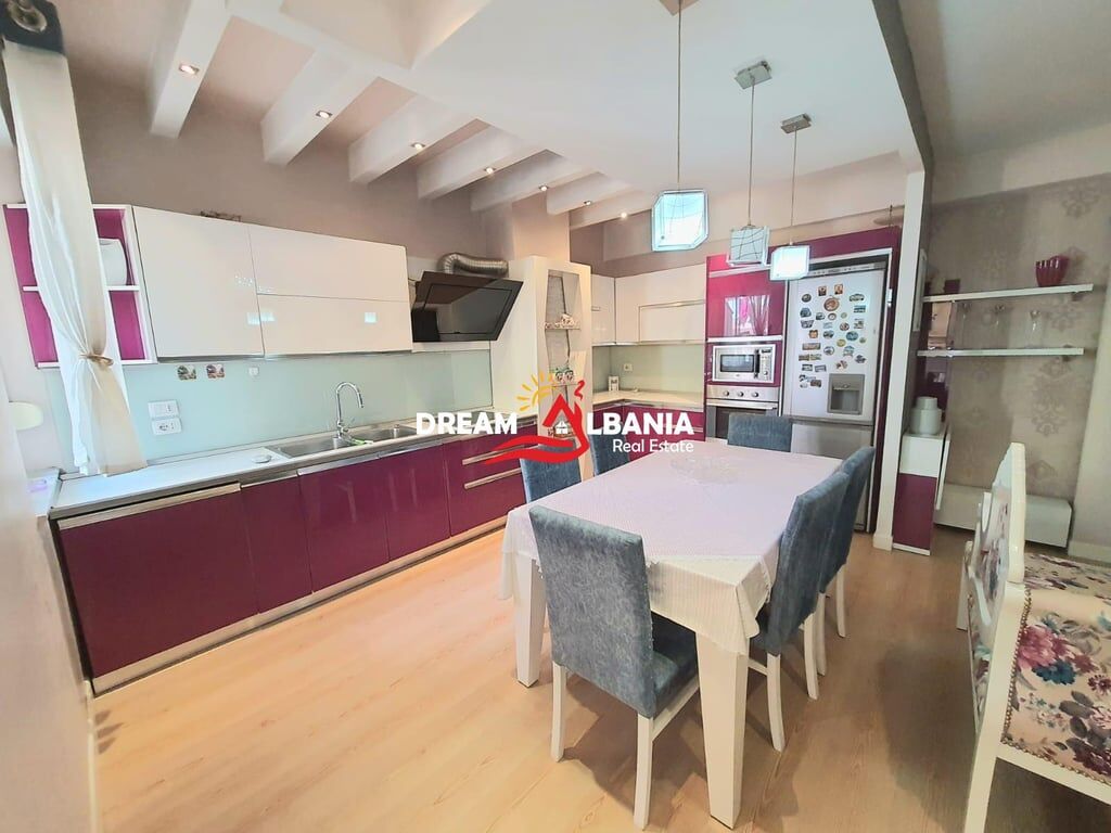 Apartment for rent 3+1 with parking space, on Barrikadave Street near the Lidhja e Prizrenit school in Tirana (ID 4231321)