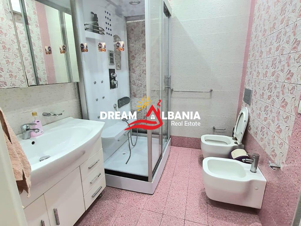 Apartment for rent 3+1 with parking space, on Barrikadave Street near the Lidhja e Prizrenit school in Tirana (ID 4231321)