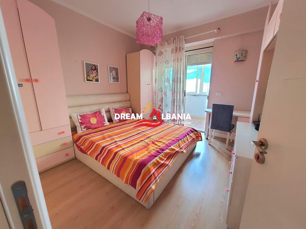 Apartment for rent 3+1 with parking space, on Barrikadave Street near the Lidhja e Prizrenit school in Tirana (ID 4231321)
