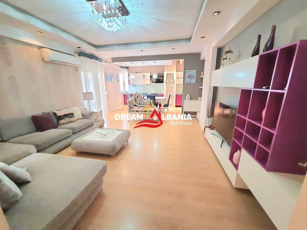 Apartment for rent 3+1 with parking space, on Barrikadave Street near the Lidhja e Prizrenit school in Tirana (ID 4231321)