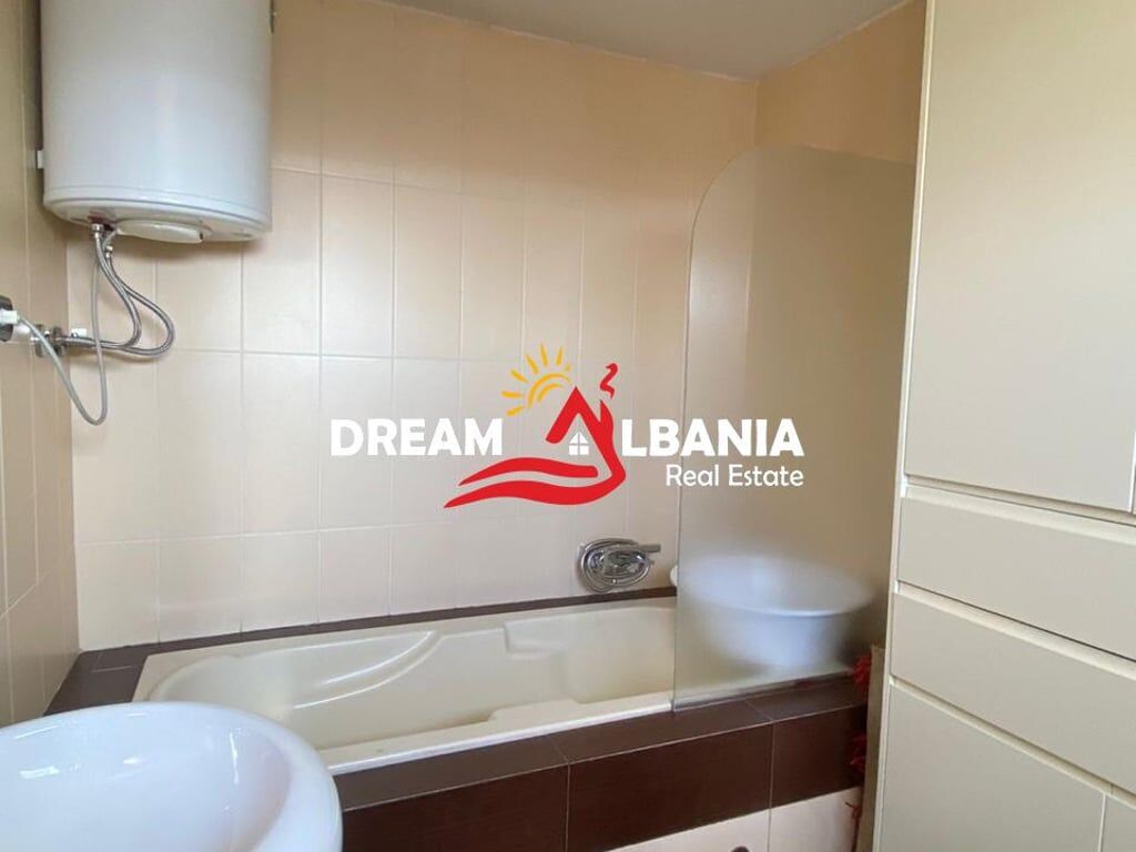 Apartament 2+1+2 WC + Kuzhine me Vete me Qera tek Pazari i Ri, Rruga Hoxha Tahsim ne Tirane (ID 42215252)