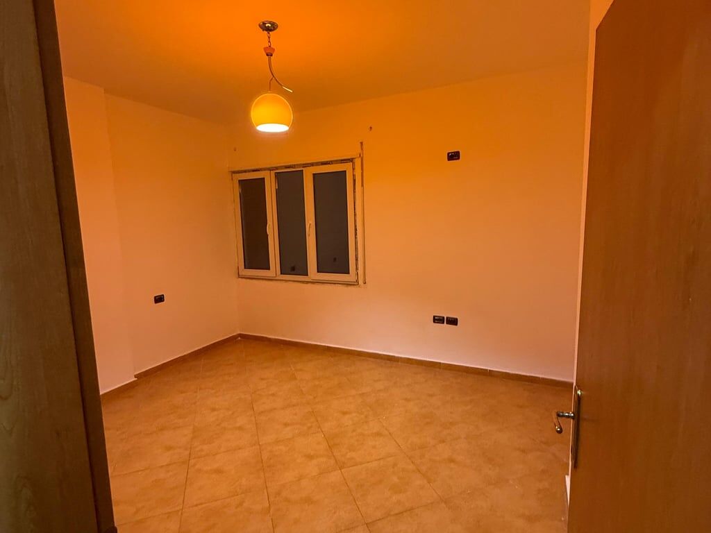 Shitet Apartament 3+1+2 Bosh Tek Kodra e Diellit