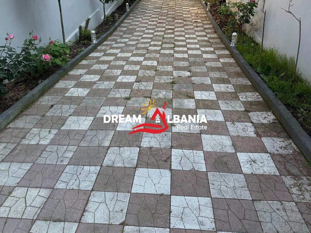 Vile ne shitje tek Rruga e Elbasanit, ne zonen e Vilave Gjermane, ne Tirane (ID 4151190)