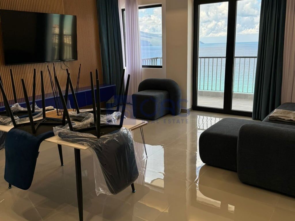 Vendesi super appartamento 2+1 con vista mare a Valona.