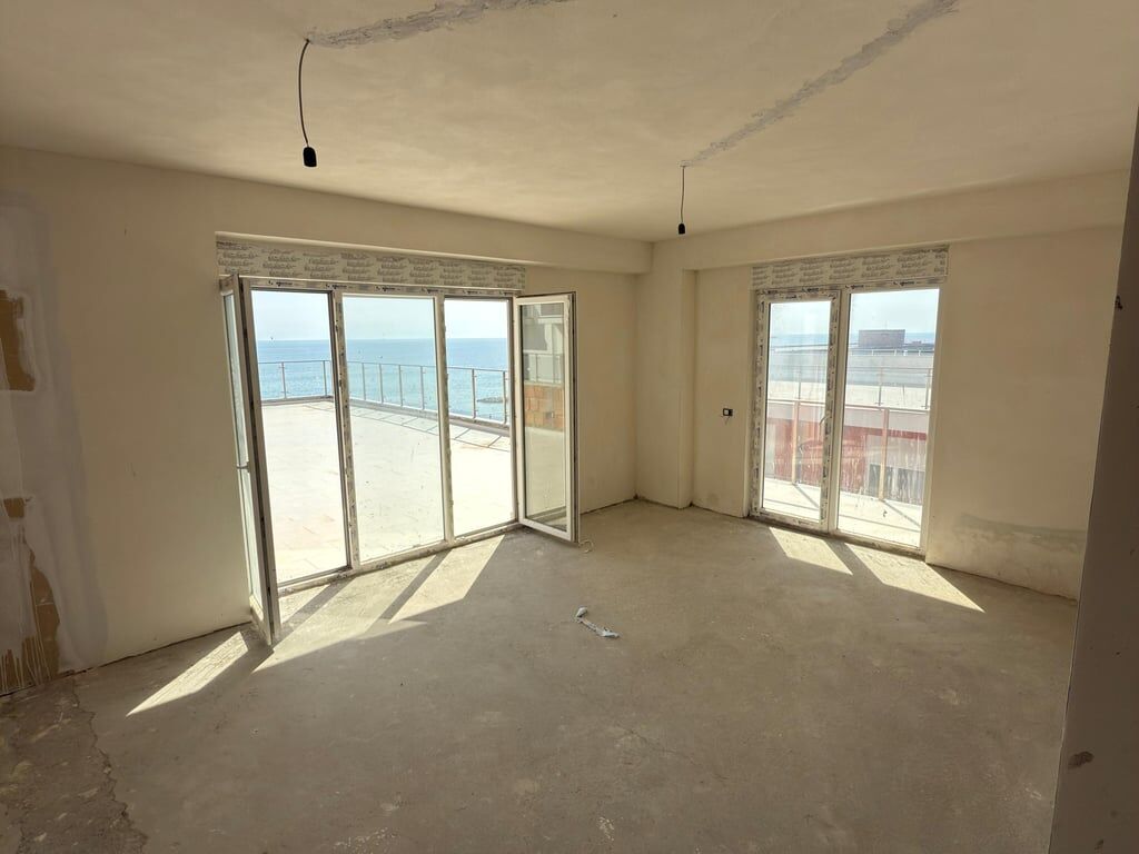 Apartment 2+1+veranda for sale in Shengjin