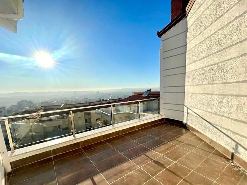 DUPLEX FOR SALE IN FRESK + CAR PARK