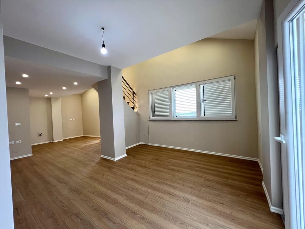 DUPLEX FOR SALE IN FRESK + CAR PARK