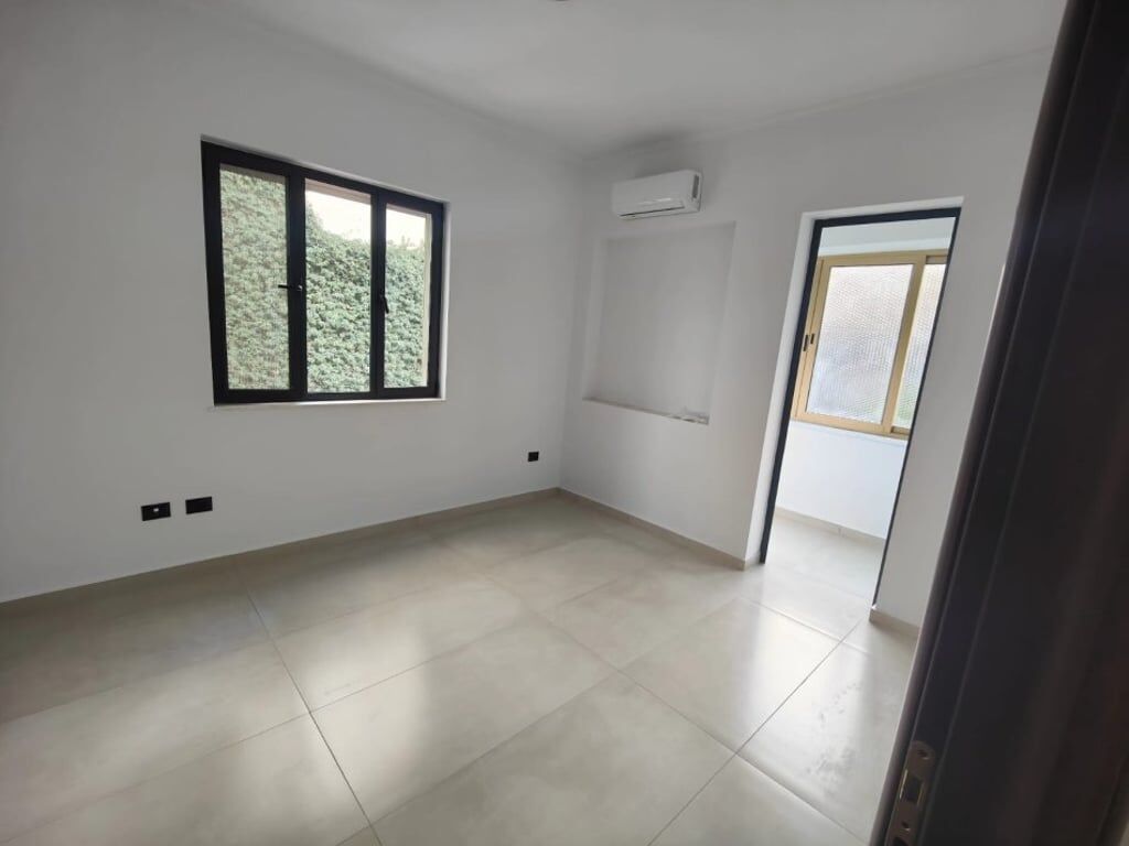 Zyre me qira ne Bllok 1000 euro