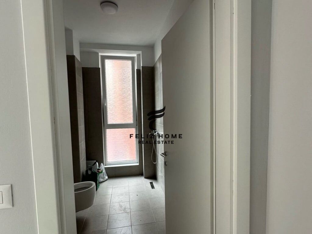 ZYRE ME QERA 120 M2 STACIONI TRENIT 1.500 EURO