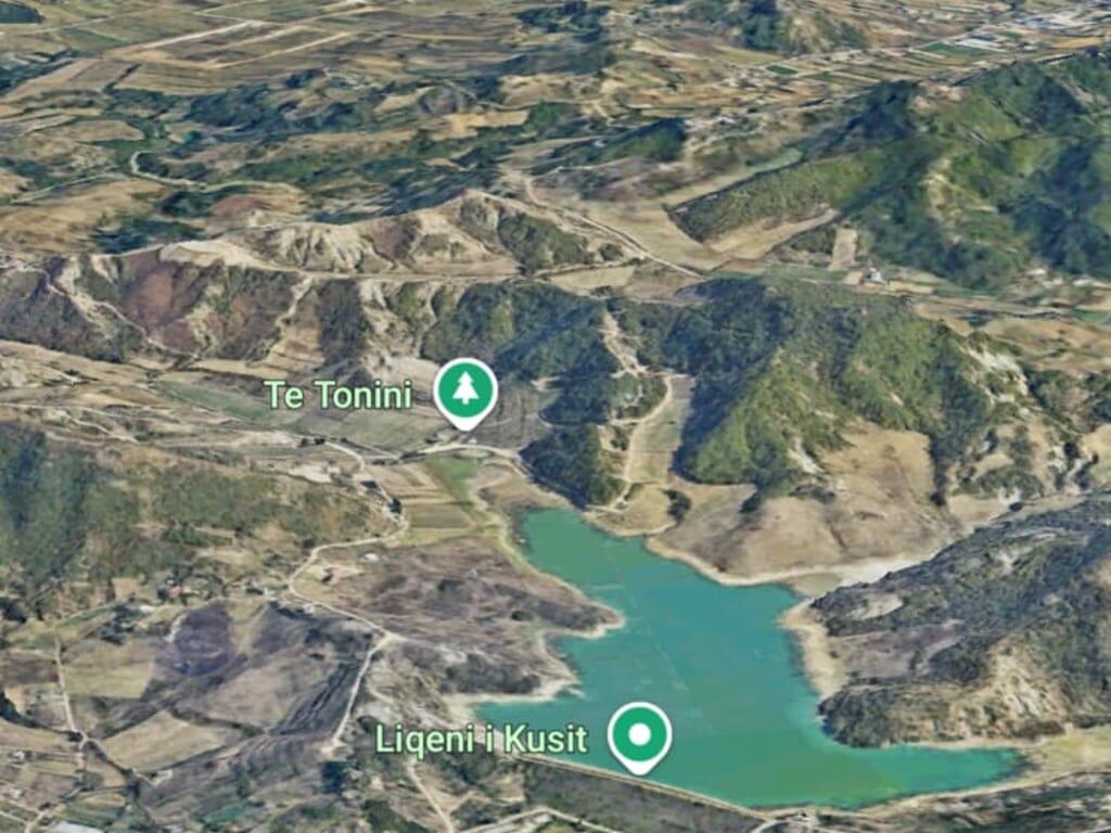 IN VENDITA: 🟤 Terreno a Vigneto a Kashar (Vicino al Lago di Kusi / Kashar) 📍Superficie: 7.400 m² (Terreno Giallo) Vista Fantastica 😮
