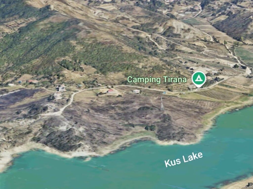 IN VENDITA: 🟤 Terreno a Vigneto a Kashar (Vicino al Lago di Kusi / Kashar) 📍Superficie: 7.400 m² (Terreno Giallo) Vista Fantastica 😮