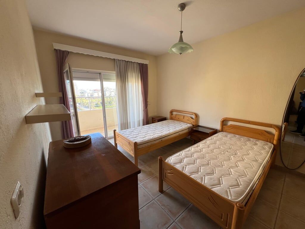 1+1, comune di Parigi, prezzo 500 euro