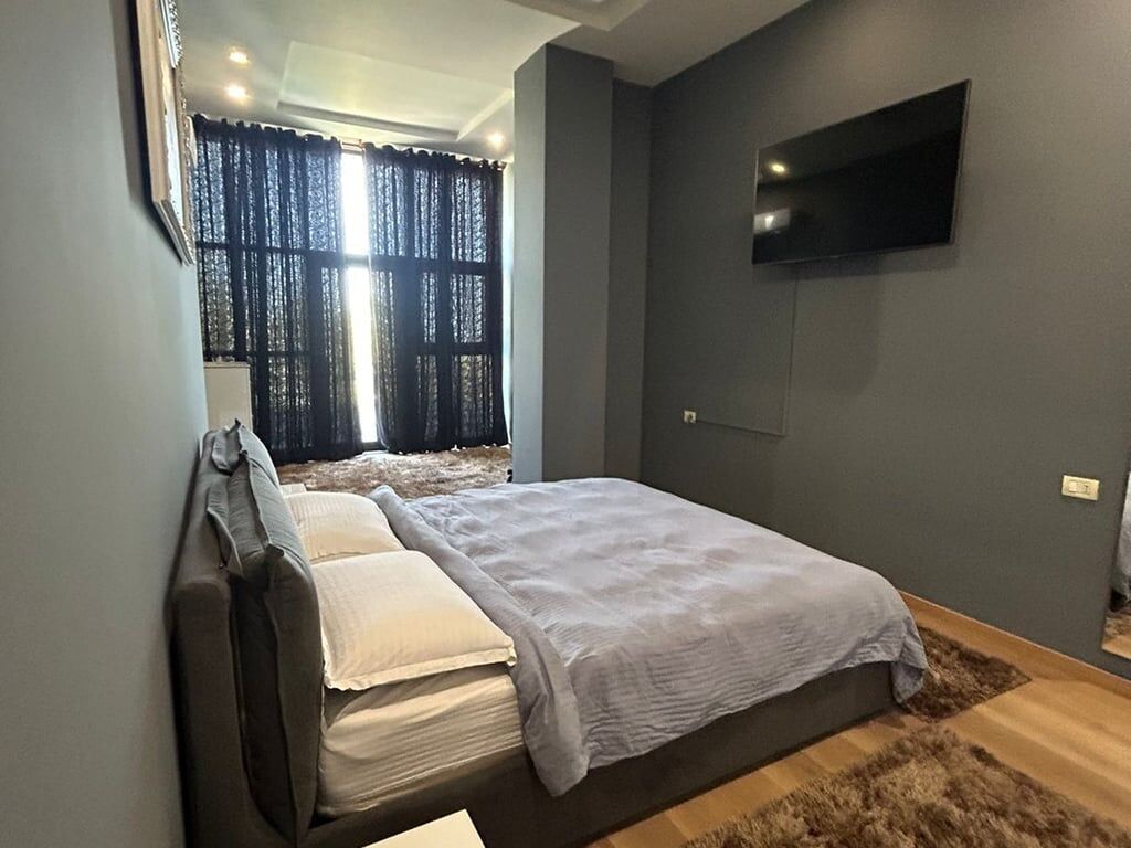Jepet me qera apartament 1+1 tek Liqeni i Thate