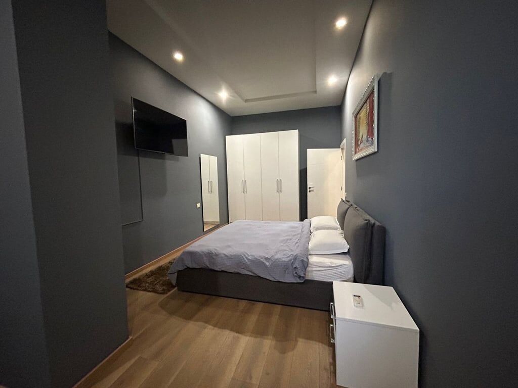Jepet me qera apartament 1+1 tek Liqeni i Thate