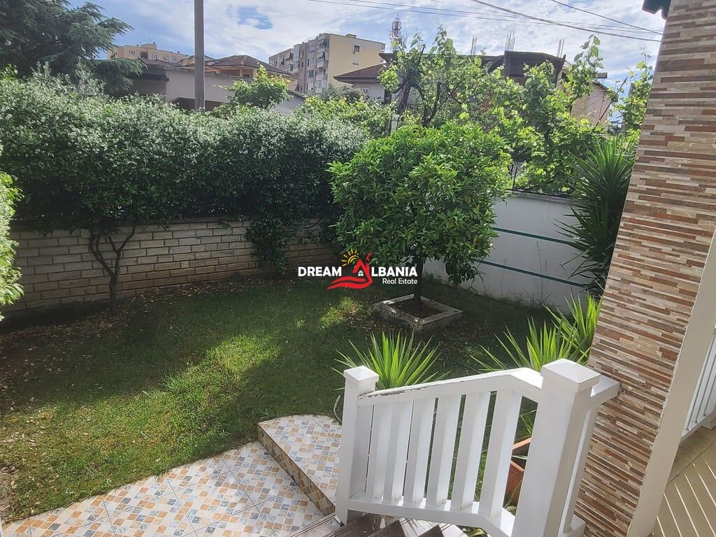 Vile Rezidenciale me Oborr me Qera ne Laprake (ID 4251329)