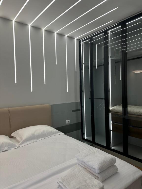Apartament 2+1+2 +post parkimi me qira