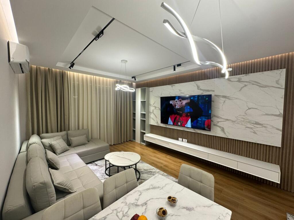 Apartament 2+1+2 +post parkimi me qira