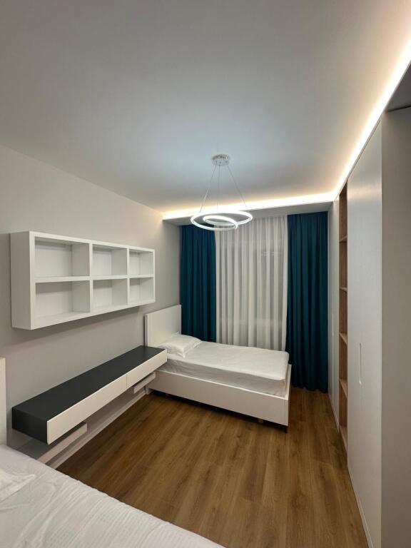 Apartament 2+1+2 +post parkimi me qira