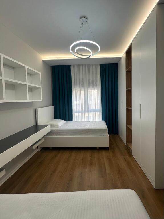 Apartament 2+1+2 +post parkimi me qira