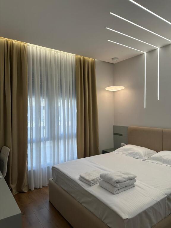 Apartament 2+1+2 +post parkimi me qira