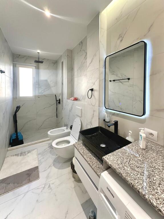 Apartament 2+1+2 +post parkimi me qira