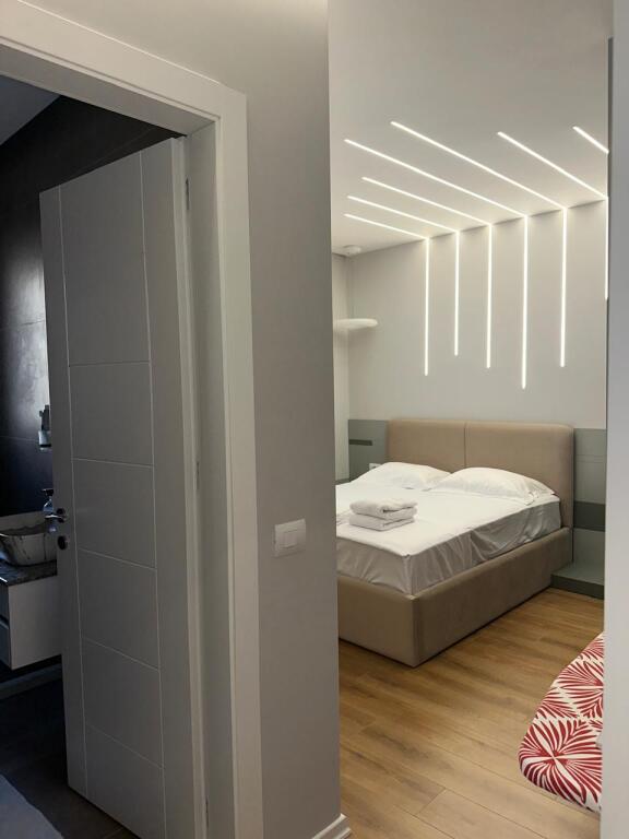 Apartament 2+1+2 +post parkimi me qira