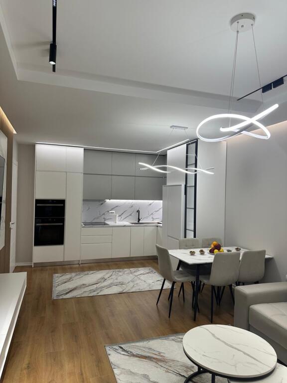 Apartament 2+1+2 +post parkimi me qira