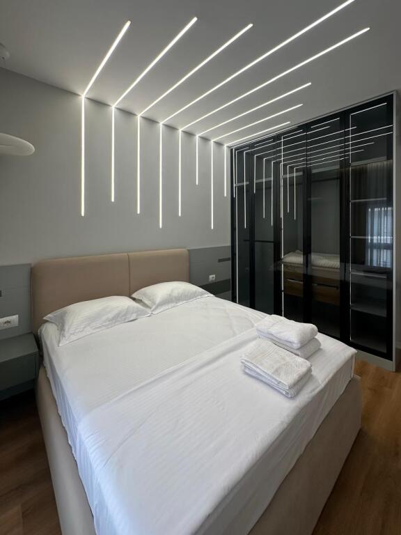 Apartament 2+1+2 +post parkimi me qira