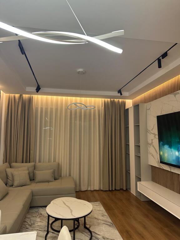 Apartament 2+1+2 +post parkimi me qira