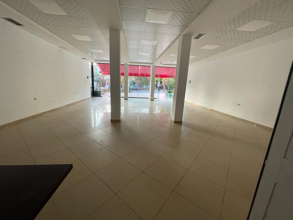Jepet me Qira Njësi Biznesi – Pranë Shkollës “24 Maji”, Vlorë