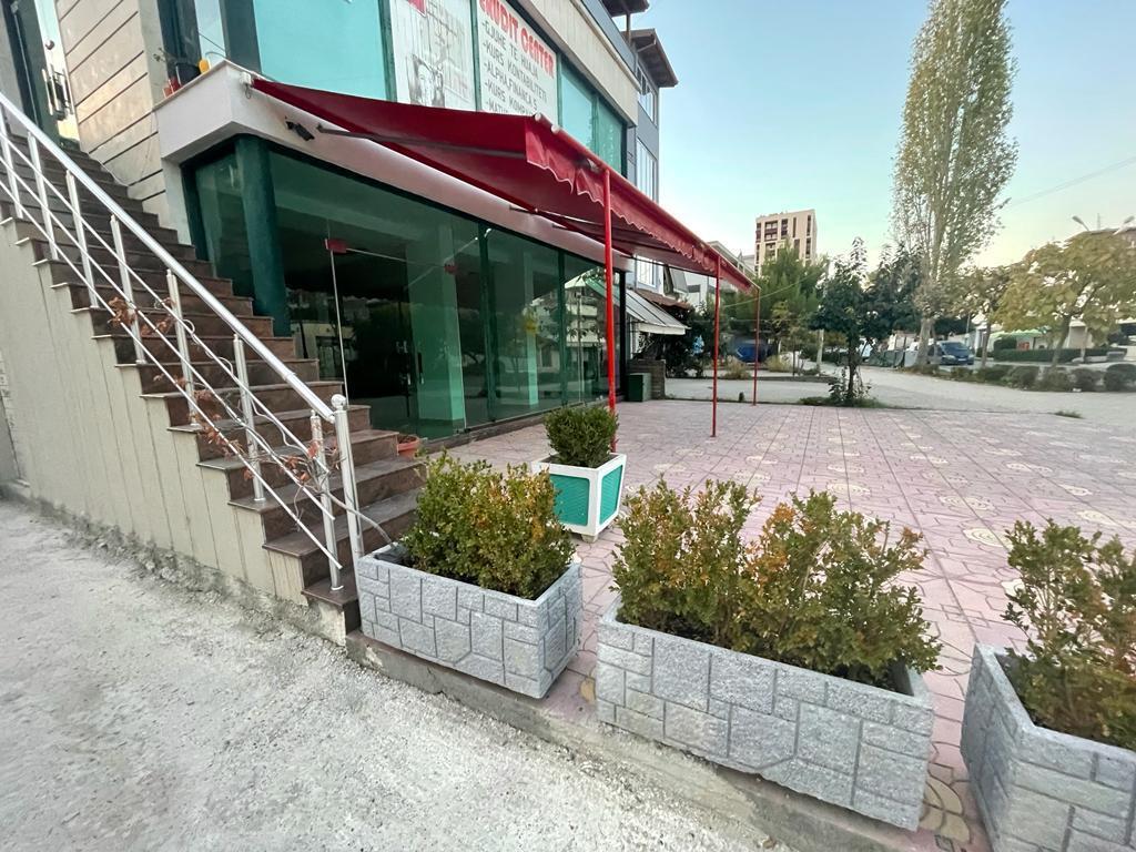 Jepet me Qira Njësi Biznesi – Pranë Shkollës “24 Maji”, Vlorë
