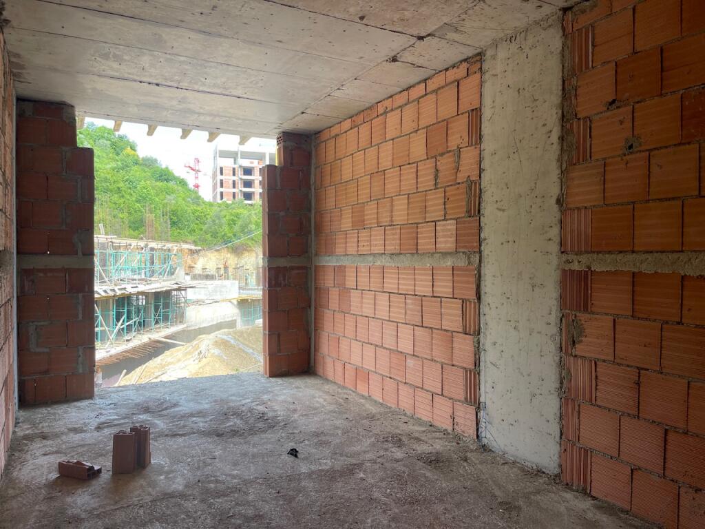 FOR SALE apartment 2+1+PARKING in a modern complex near the Dry Lake