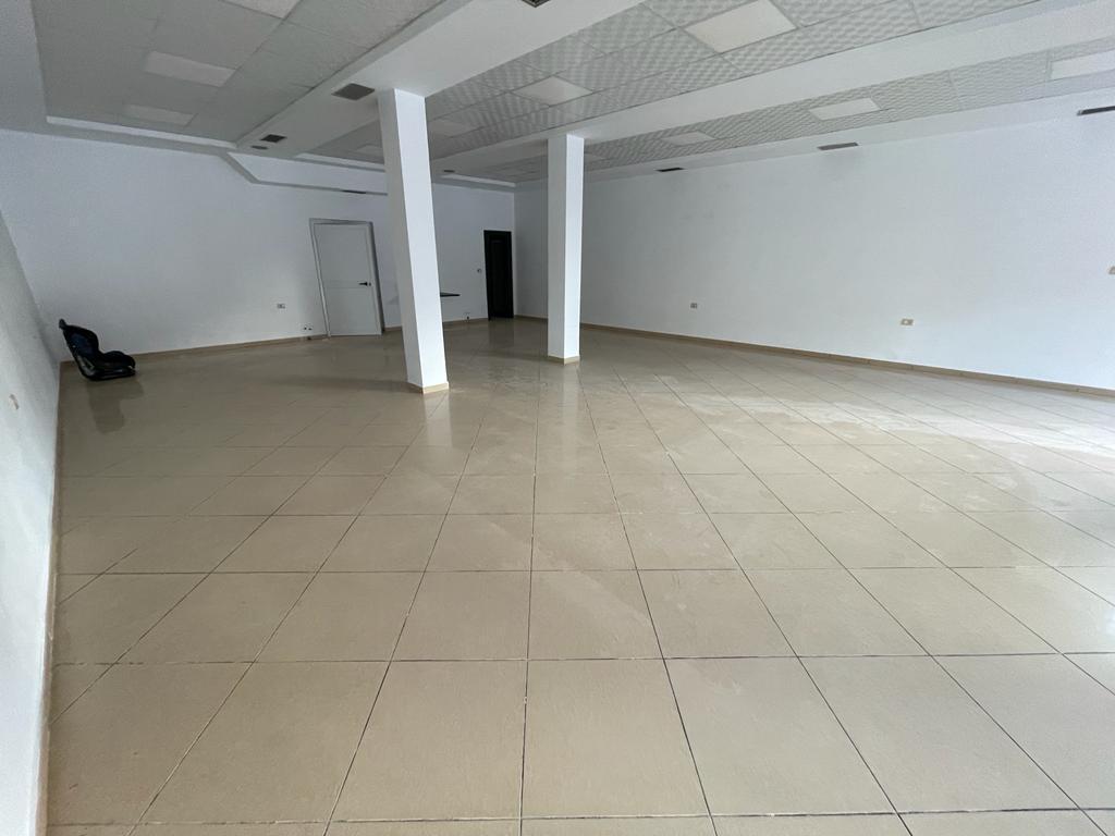 Jepet me Qira Njësi Biznesi – Pranë Shkollës “24 Maji”, Vlorë