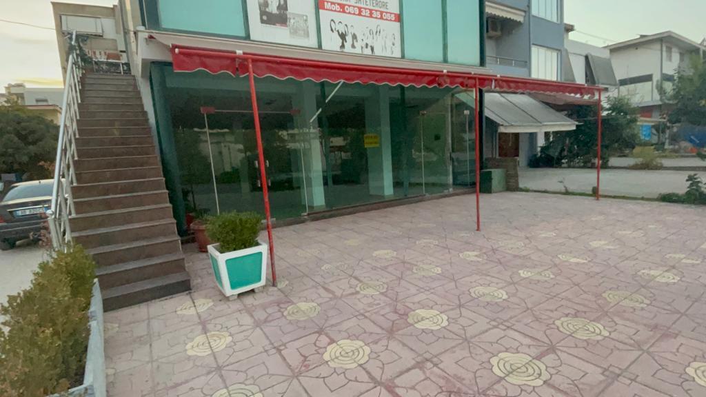 Jepet me Qira Njësi Biznesi – Pranë Shkollës “24 Maji”, Vlorë