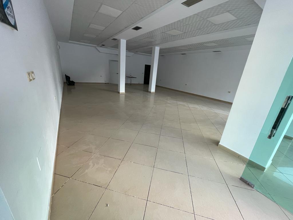 Jepet me Qira Njësi Biznesi – Pranë Shkollës “24 Maji”, Vlorë