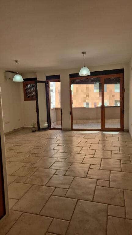 Zyre me qera 3+1 prane Stadiumit Air Albania (ID BZ2608) Tirane