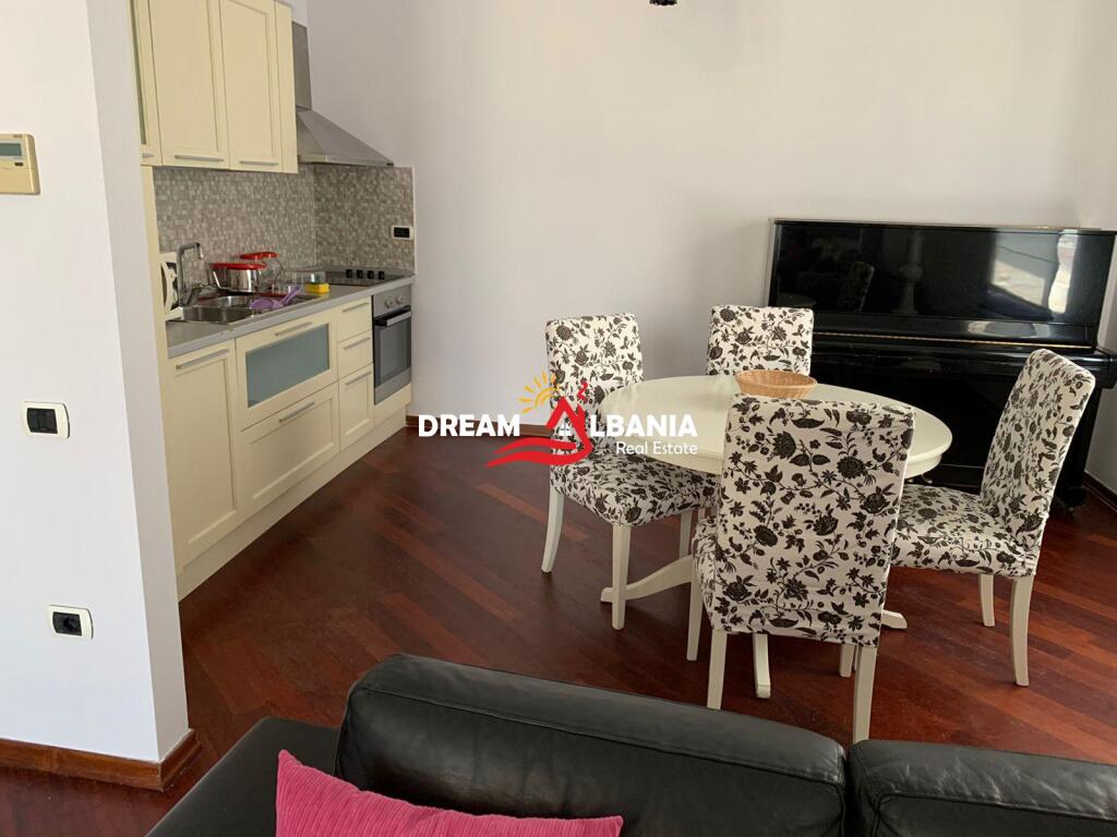 Apartament 2+1+2 me qera tek Sheshi Wilson, rruga Sulejman Delvina (ID 42215204)