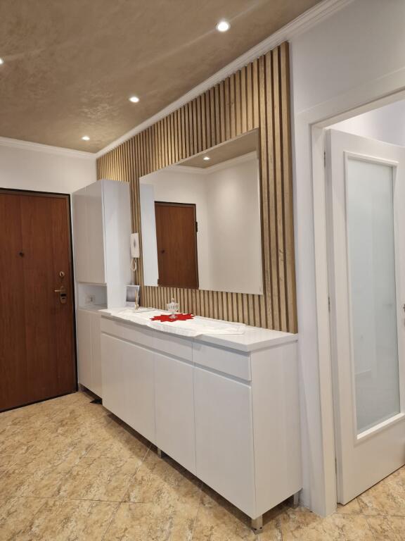 JEPET APARTAMENT 2+1+2+BLK ME QERA NE DON BOSKO 900 EURO