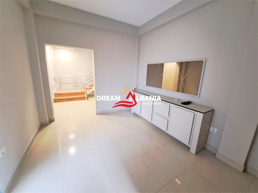 Vile me qera ne zonen e Bllokut te Vilave ne Selite ne Tirane (ID 4251086)