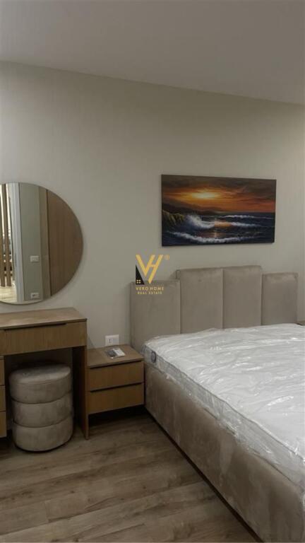 JEPET APARTAMENT 2+1+BLK ME QERA TE LIQENI THATE 1.800 EURO