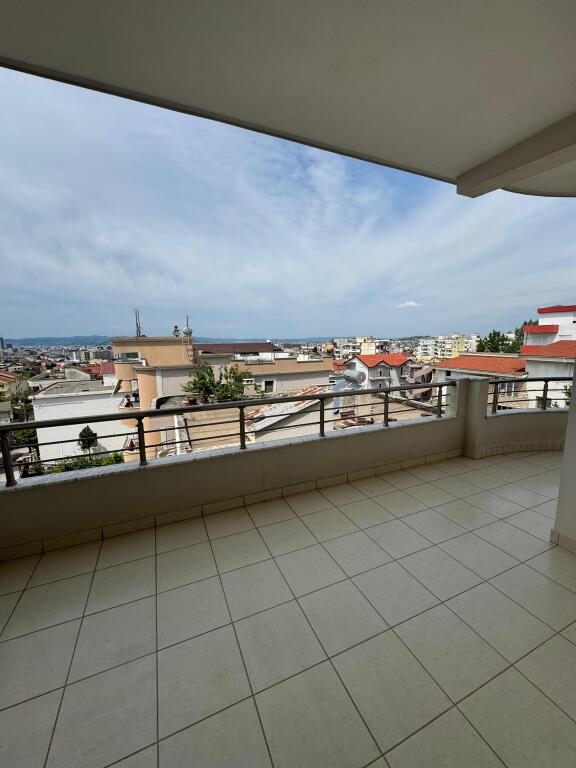 A VILLA FOR RENT IN FRESH.