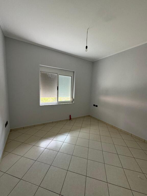 A VILLA FOR RENT IN FRESH.