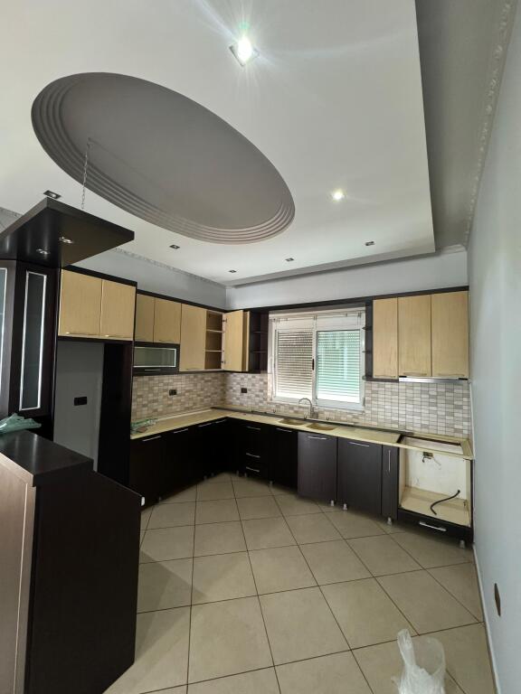 A VILLA FOR RENT IN FRESH.