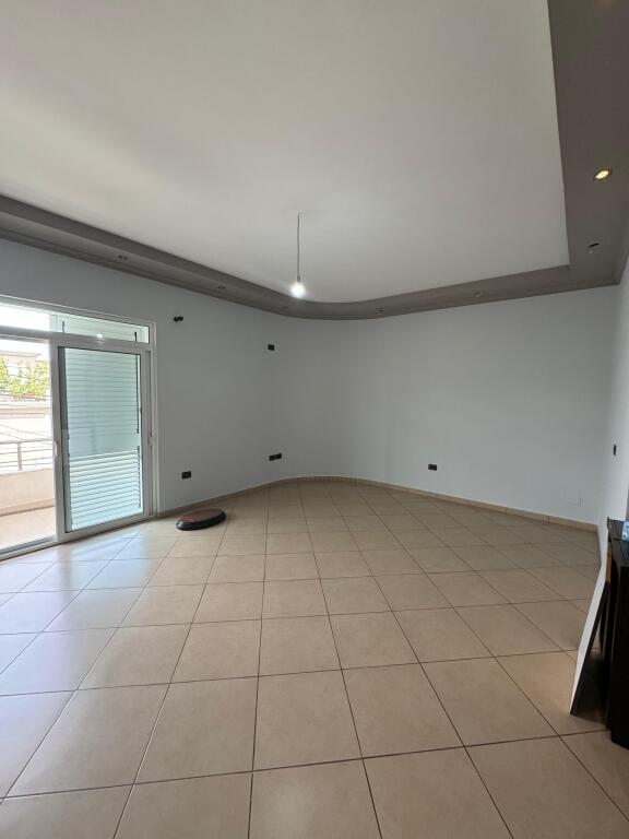 A VILLA FOR RENT IN FRESH.
