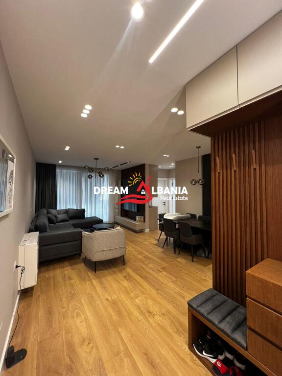 Super Apartament 2+1 ne Shitje Ish Fusha e Aviacionit
